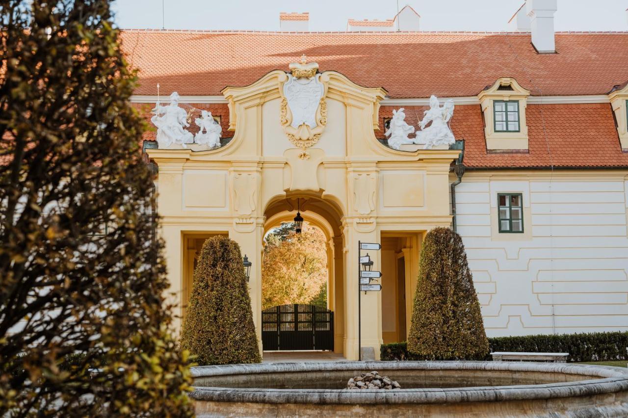ANTON FLORIAN, zámecký hotel Valtice Esterno foto