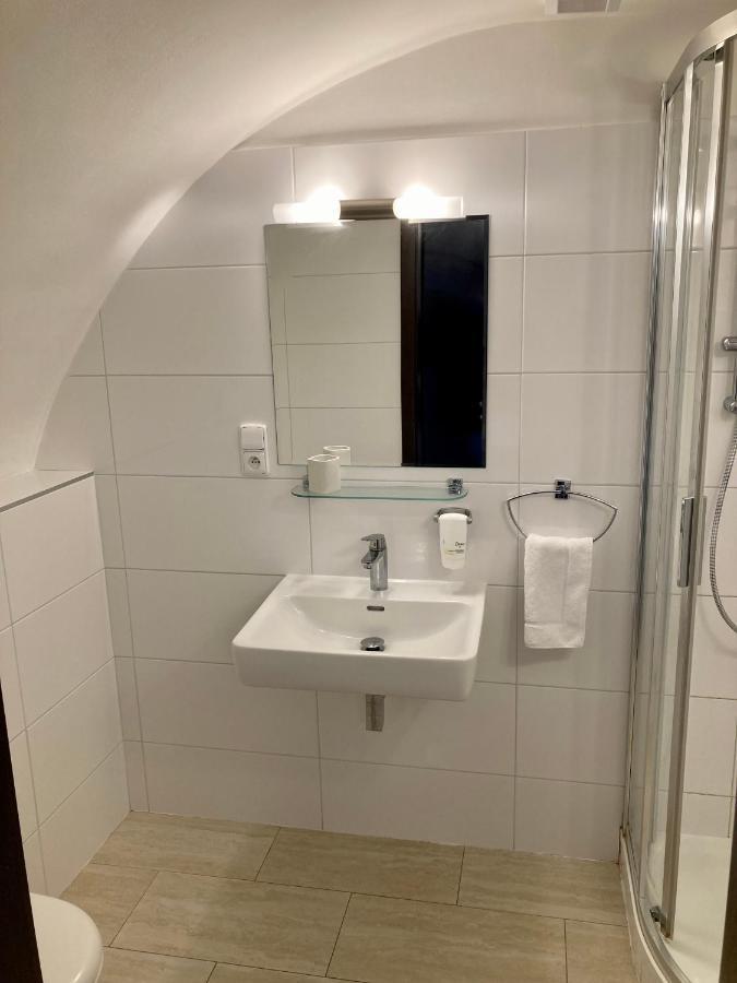 ANTON FLORIAN, zámecký hotel Valtice Esterno foto
