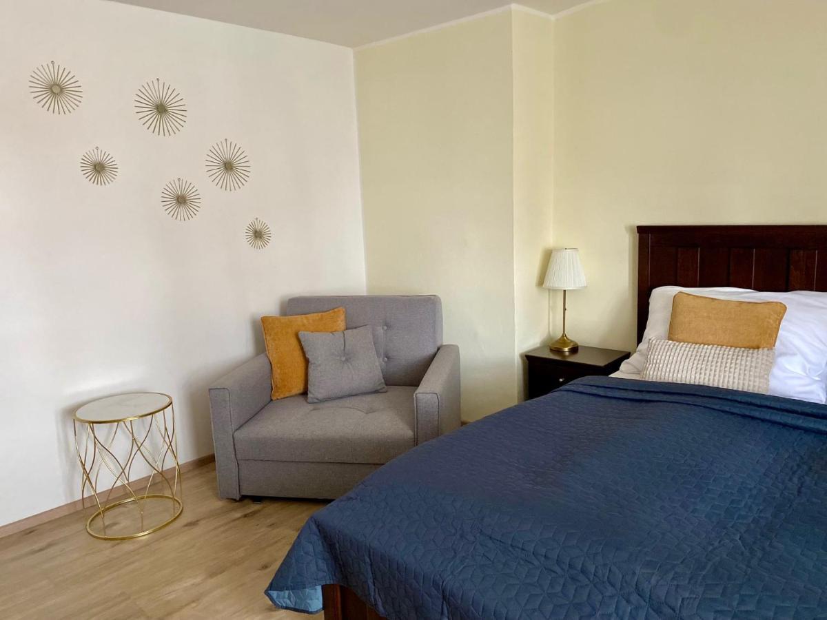 ANTON FLORIAN, zámecký hotel Valtice Esterno foto