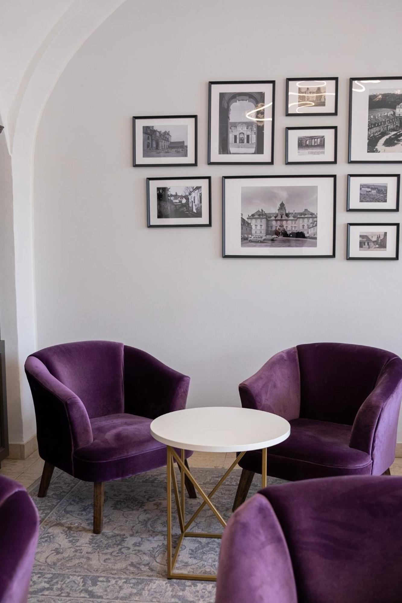 ANTON FLORIAN, zámecký hotel Valtice Esterno foto