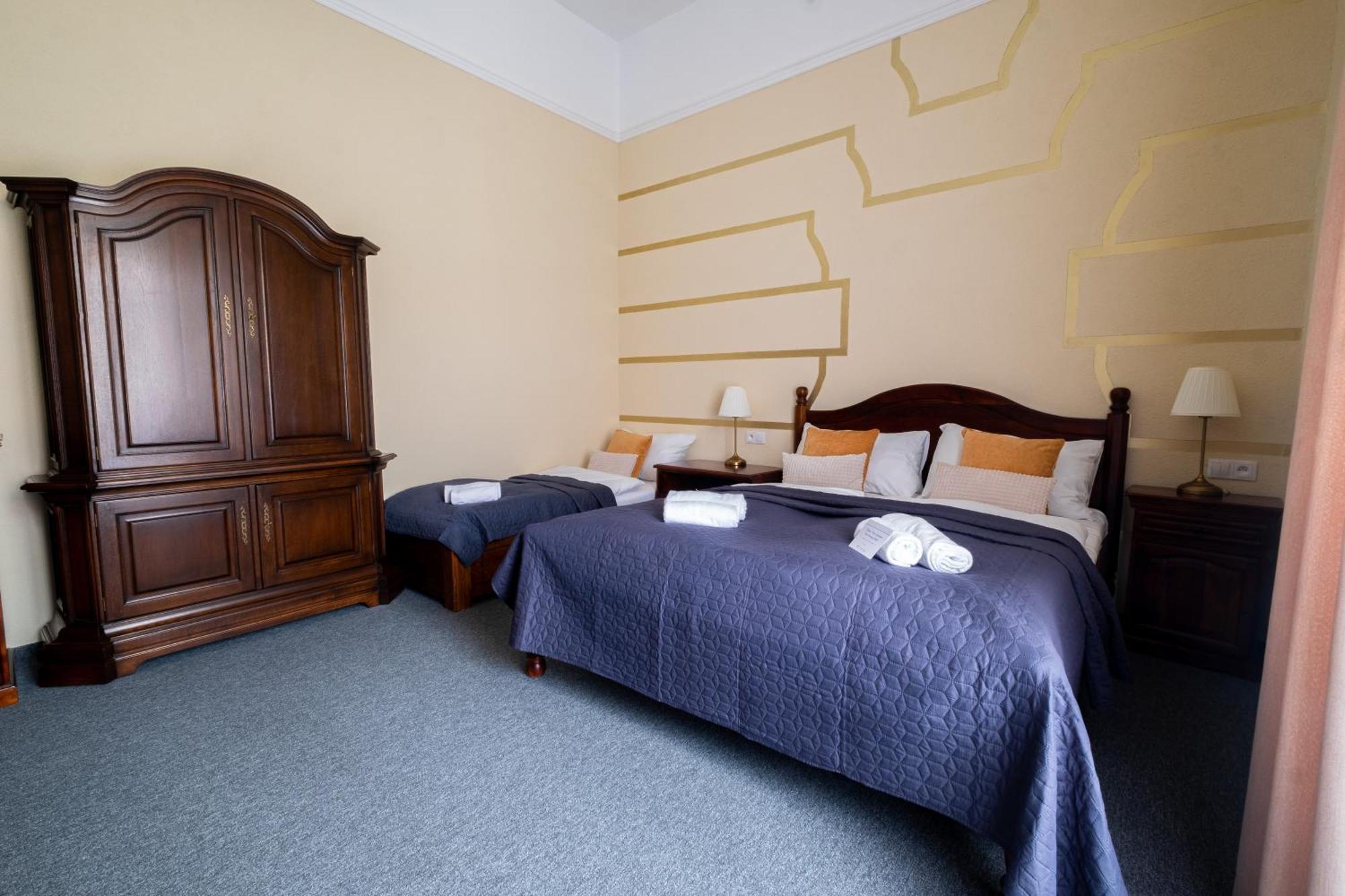 ANTON FLORIAN, zámecký hotel Valtice Esterno foto